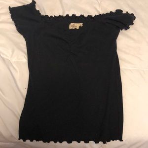 top from holister comes from a clean, smoke free home